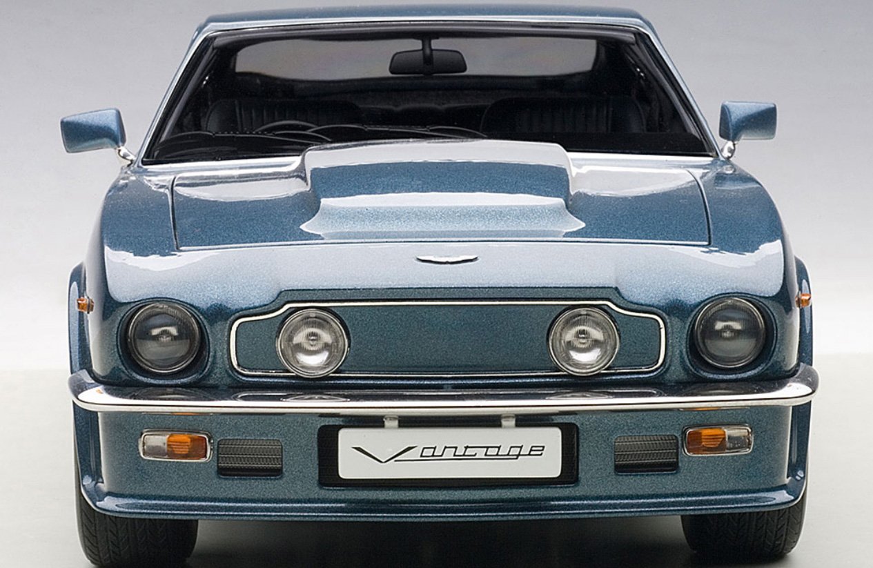 ①CULT 1/18 アストンマーティン・ラゴンダ 1985 グリーンメタリック